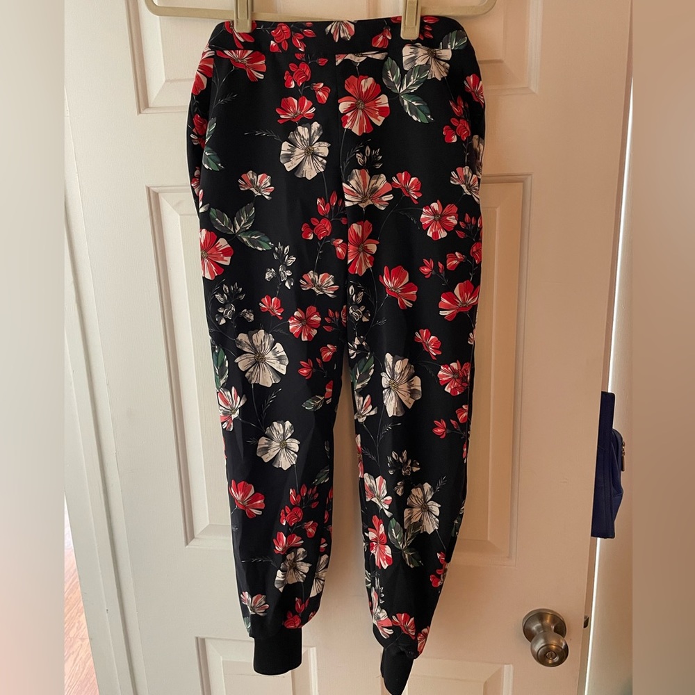 Express black floral mid-rise dressy joggers